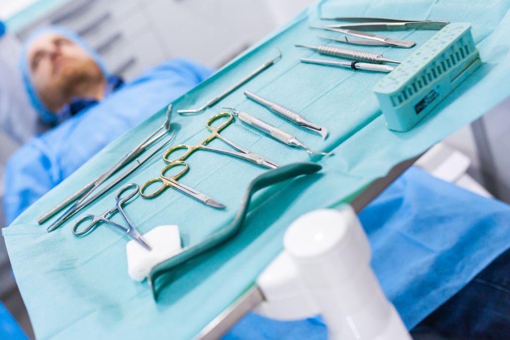 Cirugía Oral - Beniel | De la Torre Clínica Dental